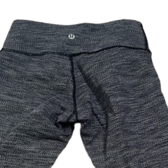 Lululemon crop leggings size 2 gym workout active wear gray white - Picture 2 of 8